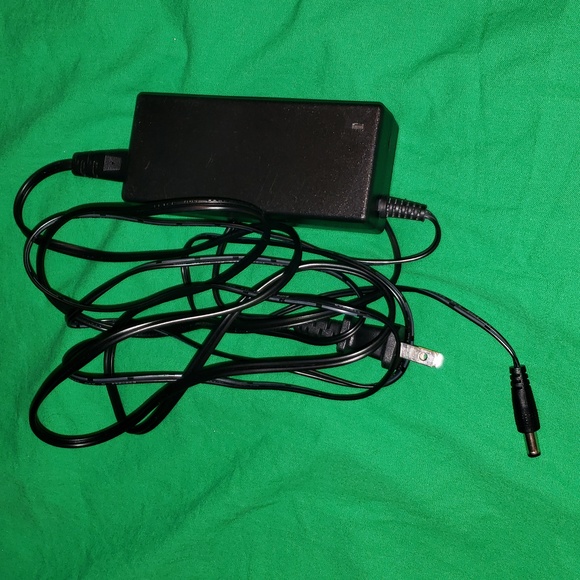 Aaxa Technologies LED Smart Projector 720 with Remote and Power Adapter - Picture 7 of 7